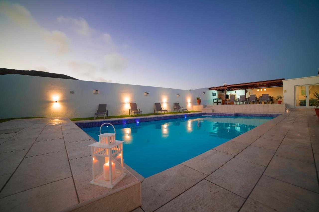 Stunning Sea View Villa With 6 Bedrooms & Heated Pool - Villa Renaissance Playa Blanca  Ngoại thất bức ảnh