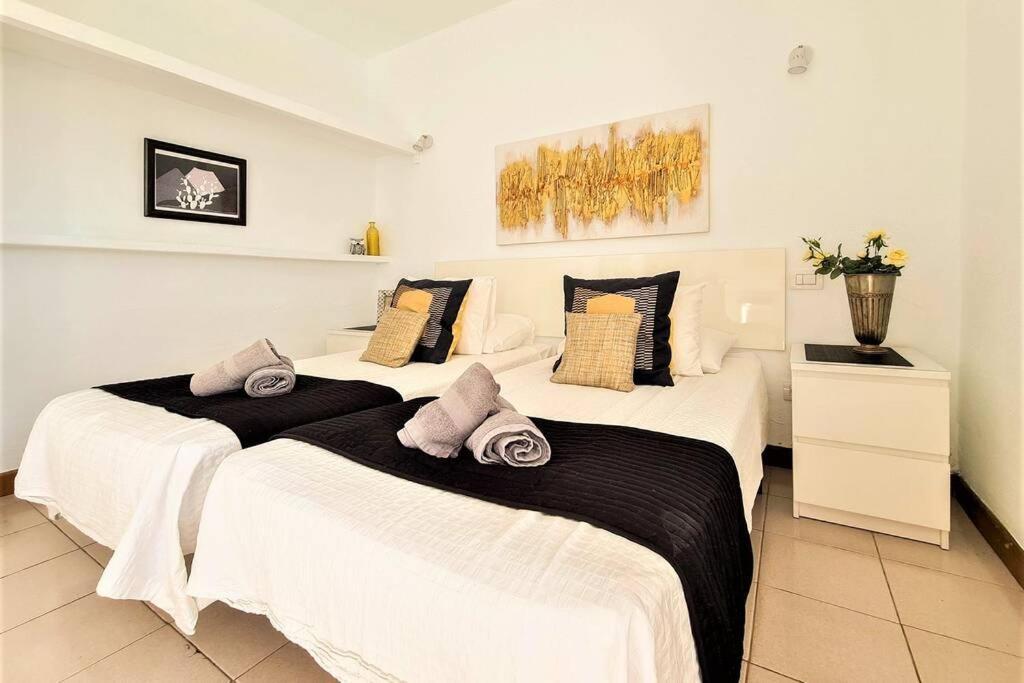 Stunning Sea View Villa With 6 Bedrooms & Heated Pool - Villa Renaissance Playa Blanca  Phòng bức ảnh